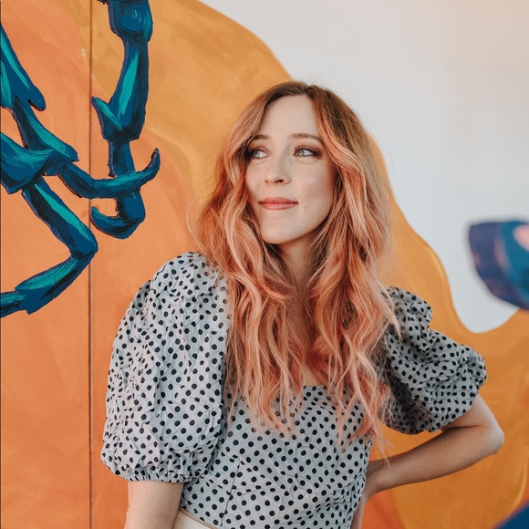 Meet your Posher, Courtney - Picture 1 of 1